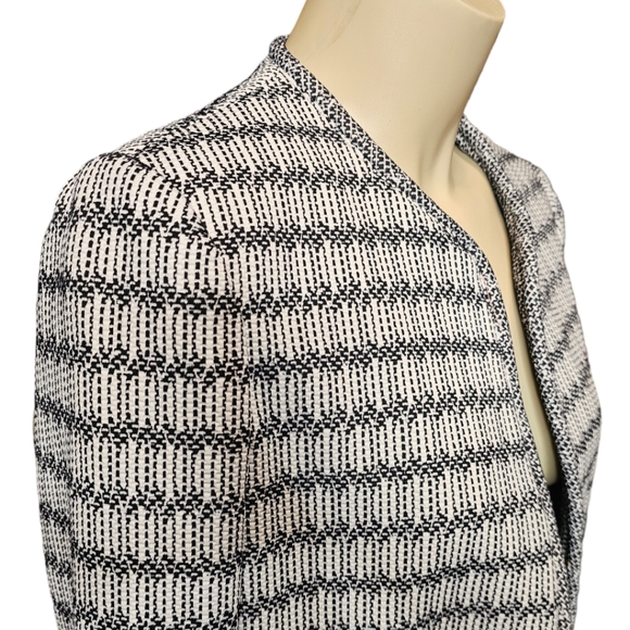 H&M open faced long jacket. 8 - Picture 2 of 6